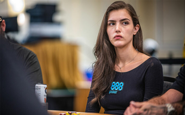 Alexandra Botez享受WSOP主赛事首次亮相