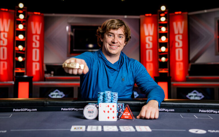 克里斯·布鲁尔以5.29美元的价格赢得了2023 WSOP $250，000的超高压路机