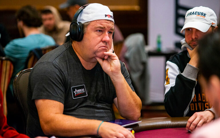 Chris Moneymaker在肯塔基州与扑克讨论法律问题